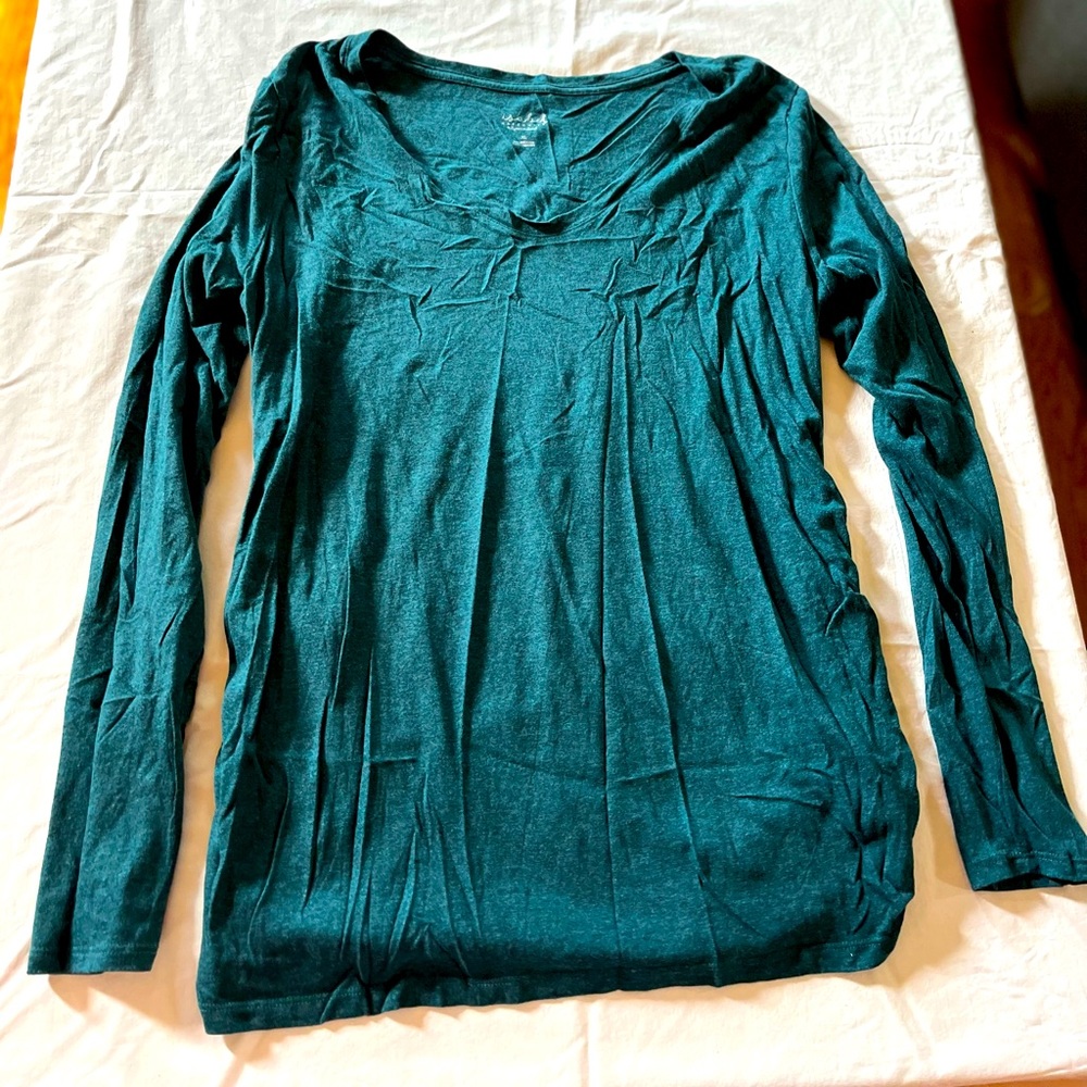 Emerald green long sleeve maternity tee
